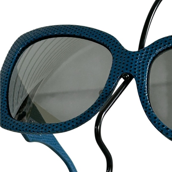 Tory Burch Stylish Blue Square Sunglasses w/ Orange Case main image 10